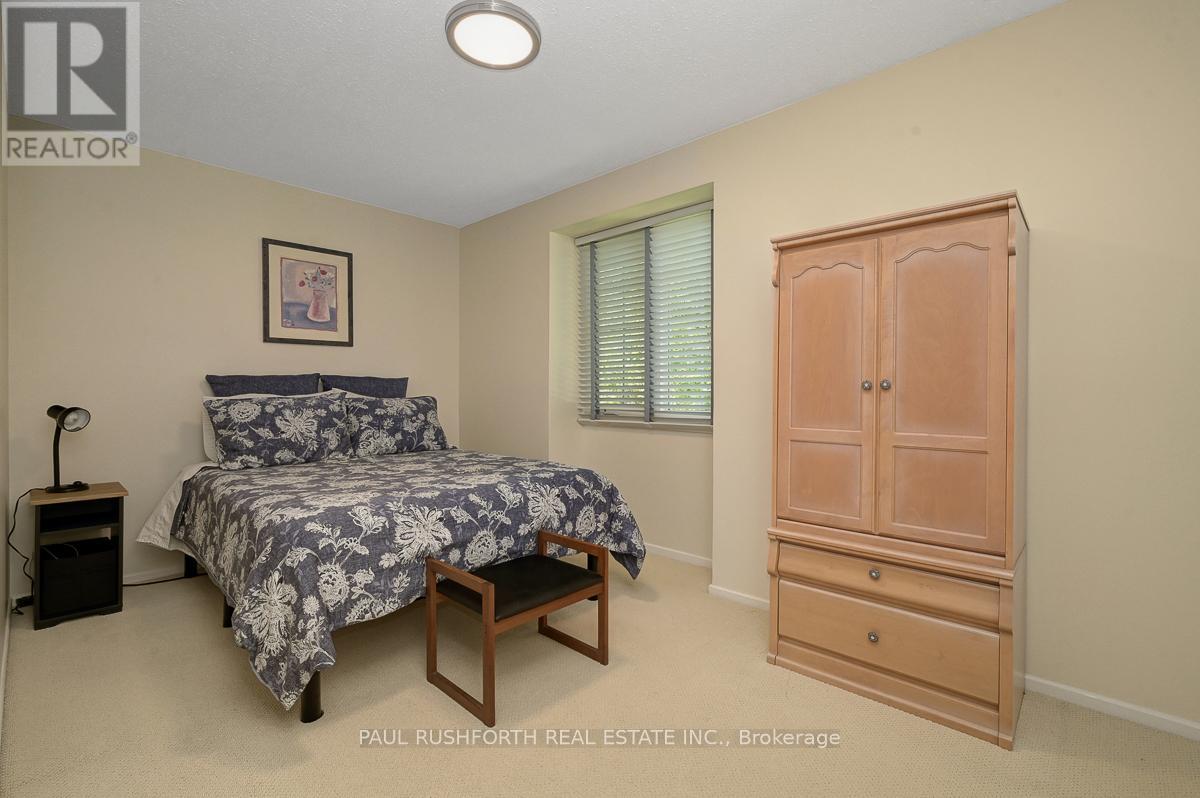 10 COSBURN AVENUE - 23