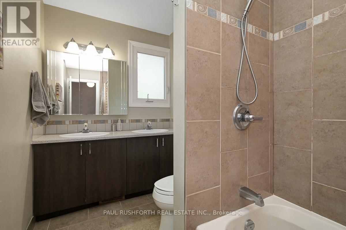 10 COSBURN AVENUE - 25