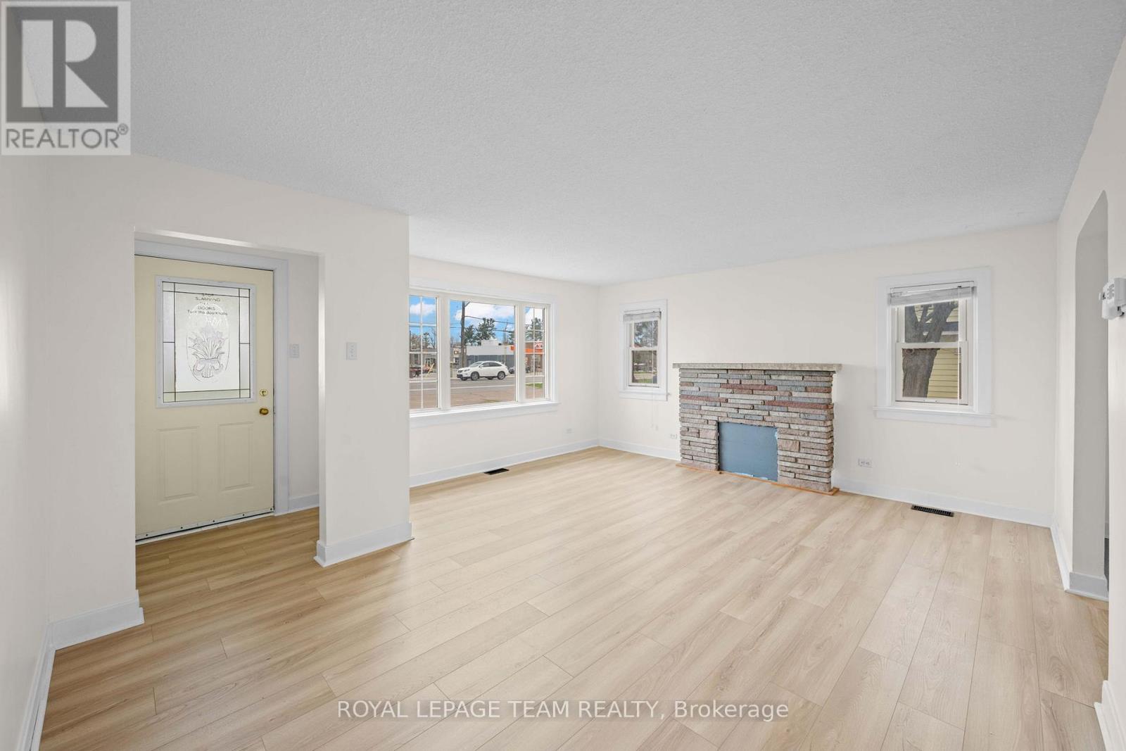 258 DANIEL STREET SOUTH STREET - 4