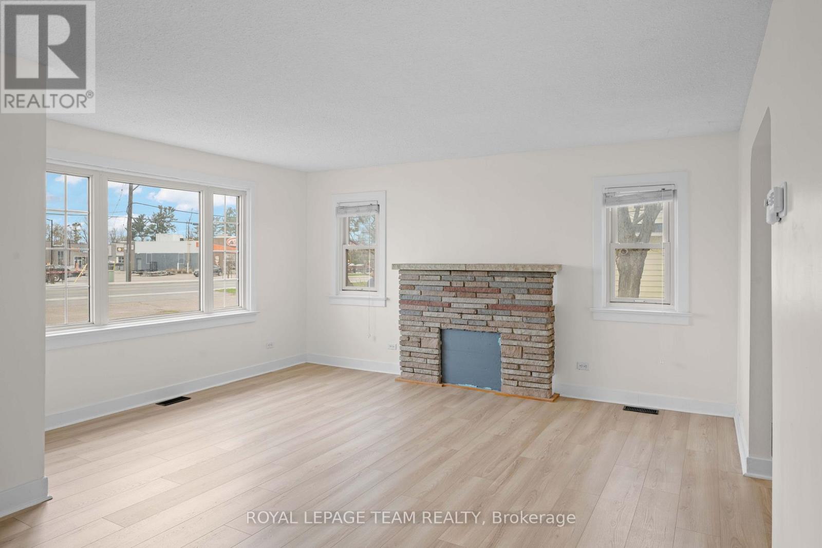 258 DANIEL STREET SOUTH STREET - 5