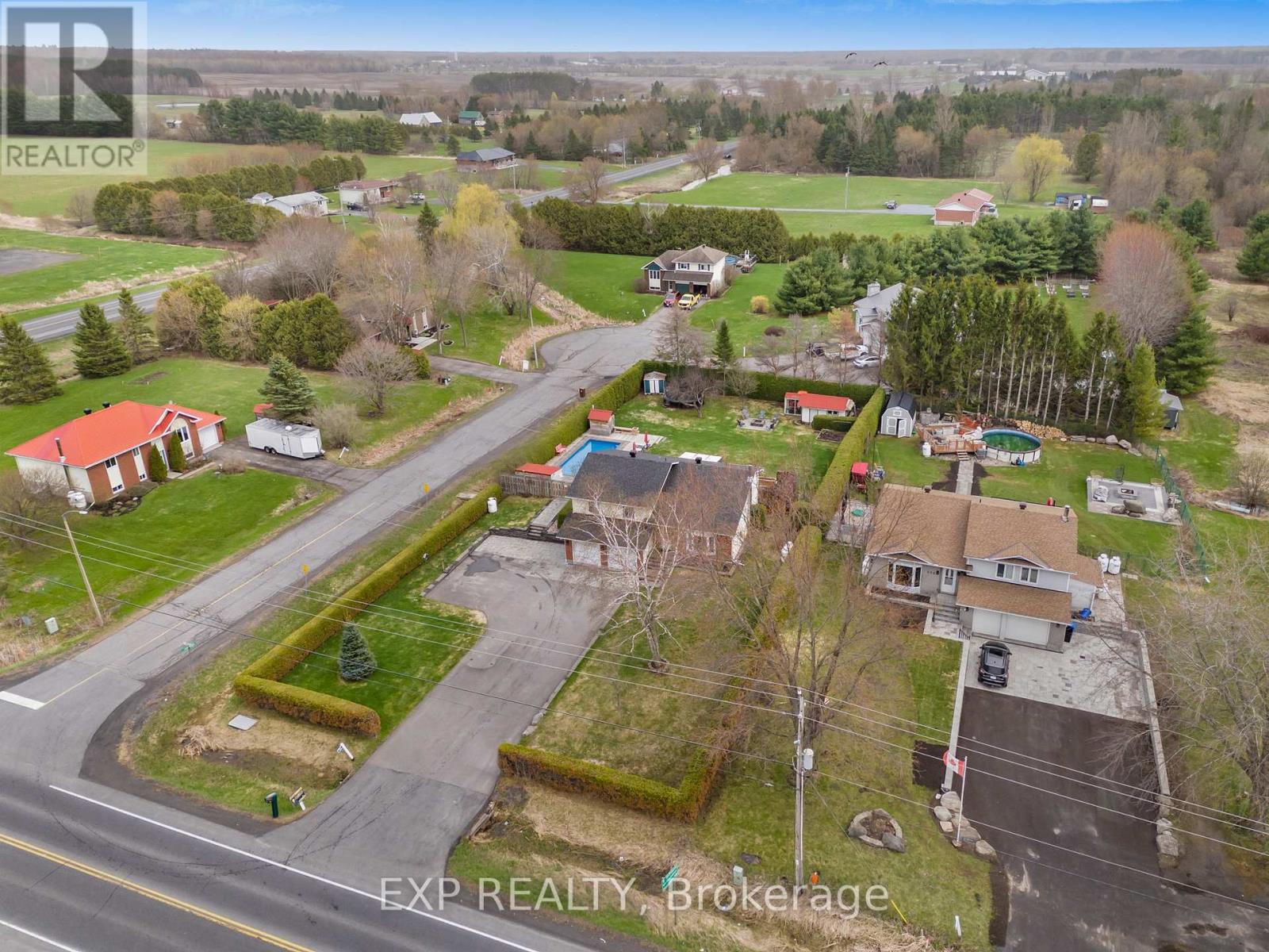 564 DU GOLF ROAD - 43
