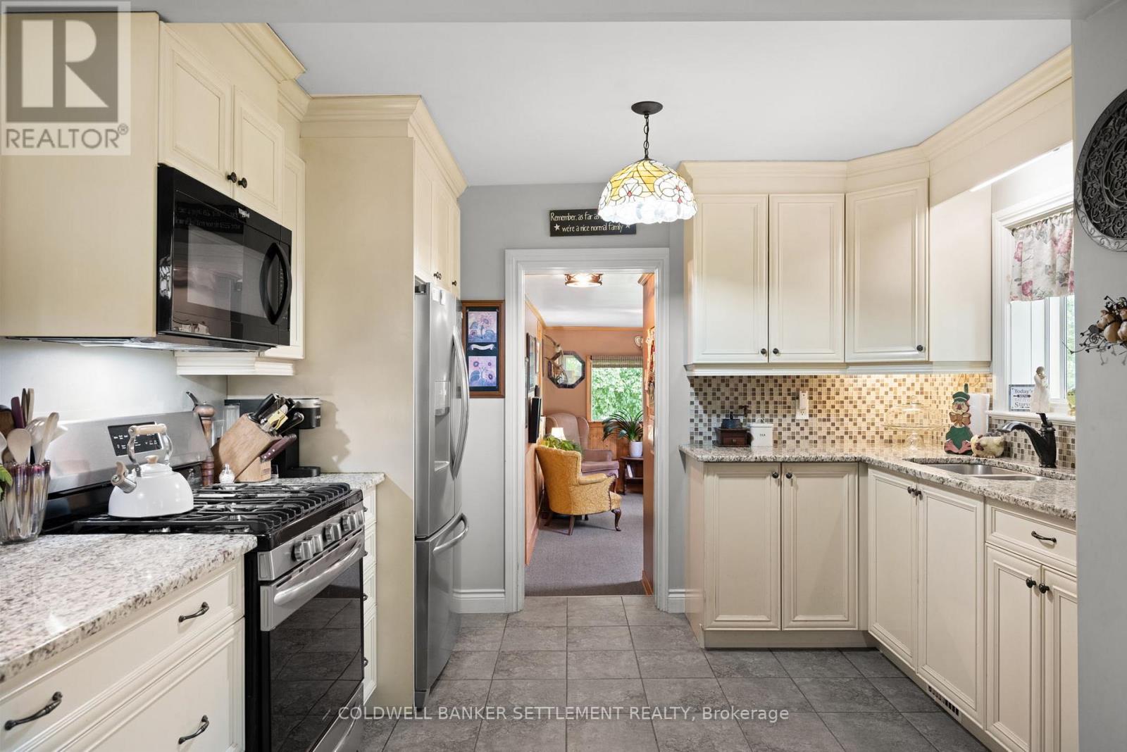 394 ELLIOTT ROAD - 25