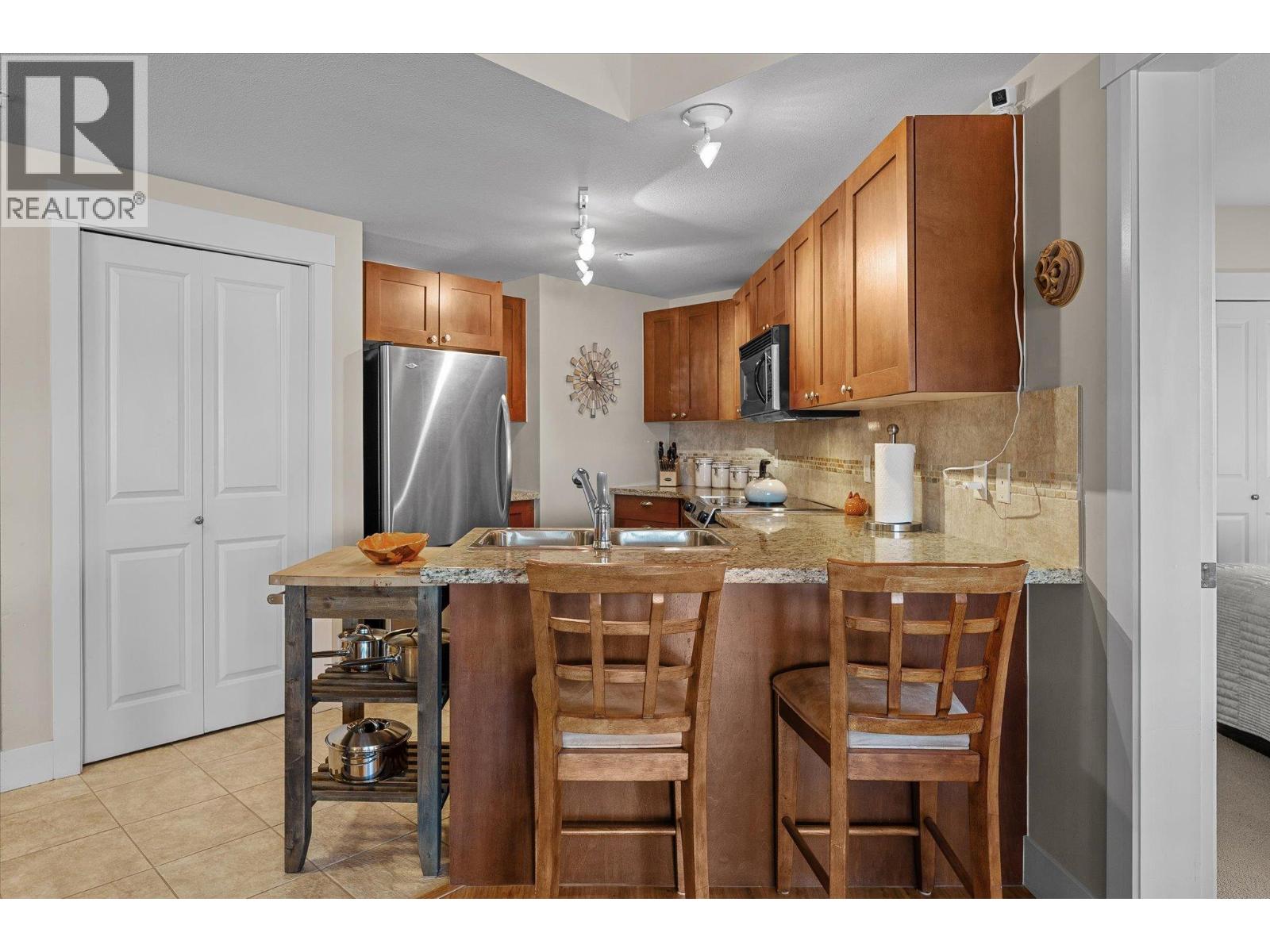 #421 4205 Gellatly Road - 4