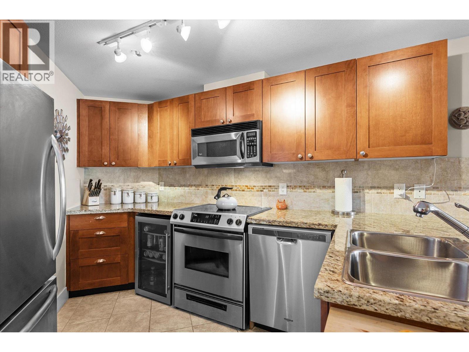 421 4205 Gellatly Road, West Kelowna