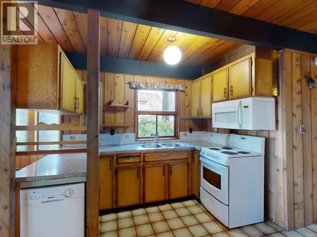 5698 GILLIES BAY ROAD - 6