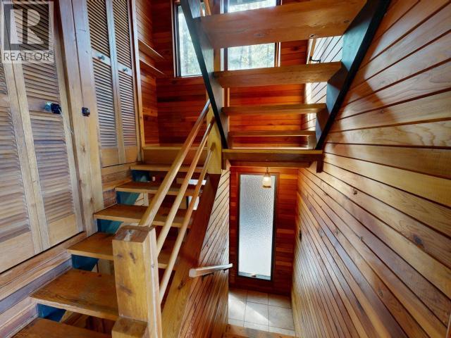 5698 GILLIES BAY ROAD - 29