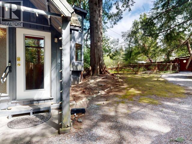 5698 GILLIES BAY ROAD - 46