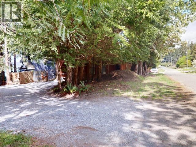 5698 GILLIES BAY ROAD - 43