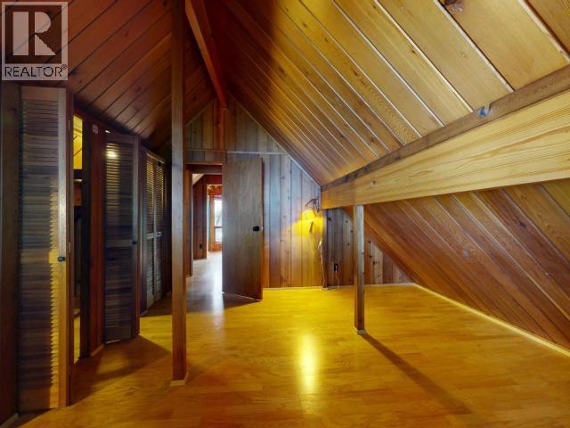 5698 GILLIES BAY ROAD - 34