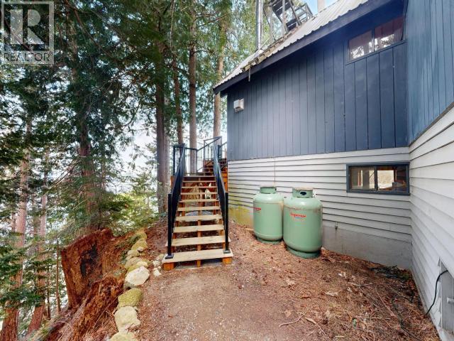 5698 GILLIES BAY ROAD - 49