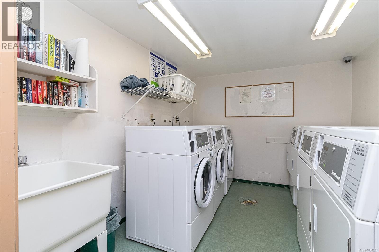 #304 4728 Uplands Dr - 25