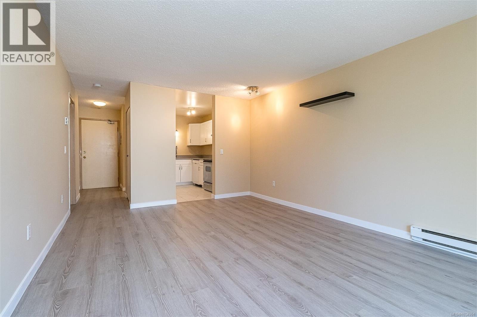 #304 4728 Uplands Dr - 9
