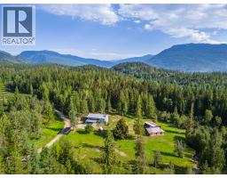 Sunroom - 1750 Highway 23 South Highway S, Revelstoke, BC V0E2S0 Photo 13