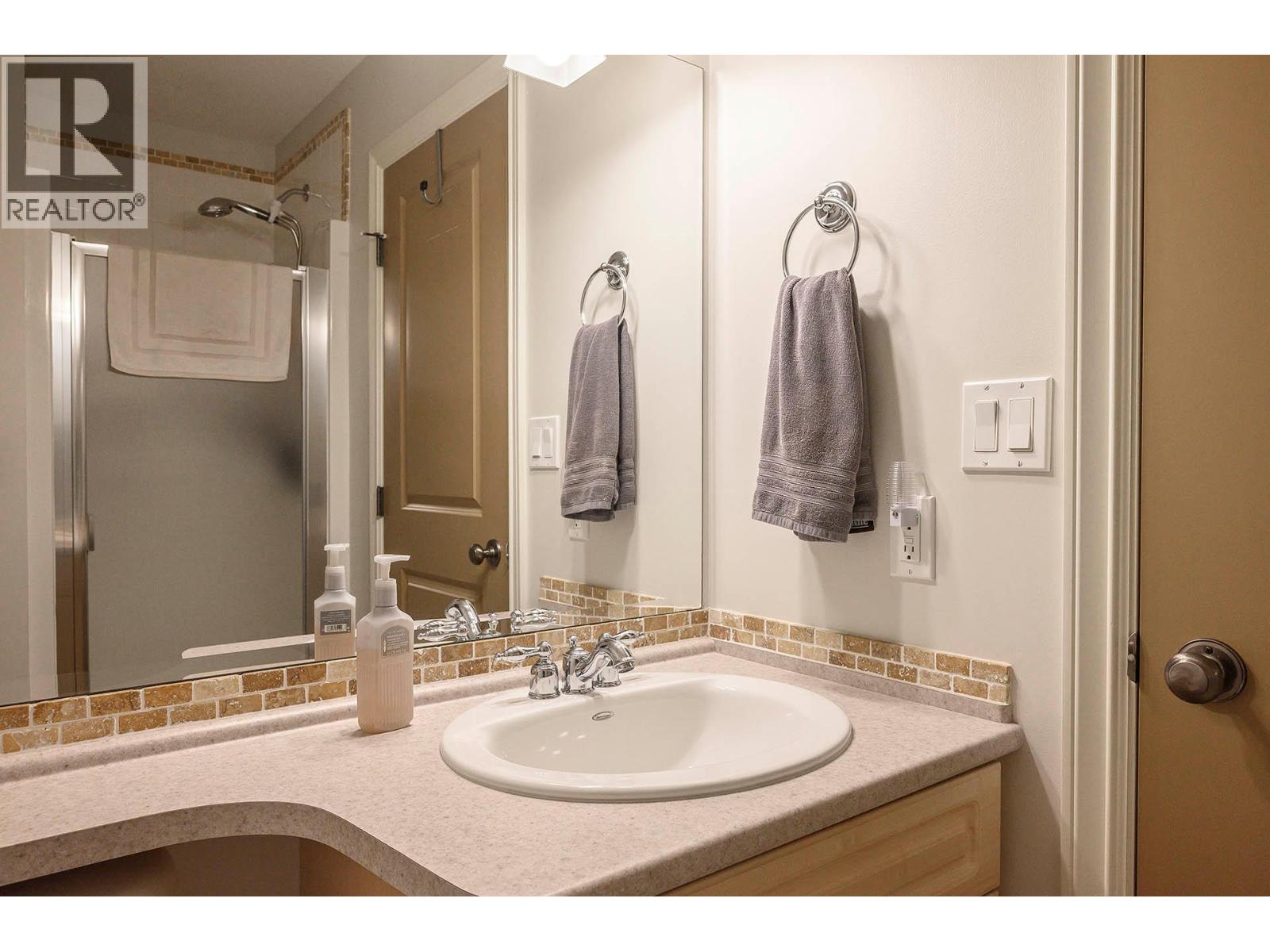 #33 1055 ABERDEEN Drive - 41