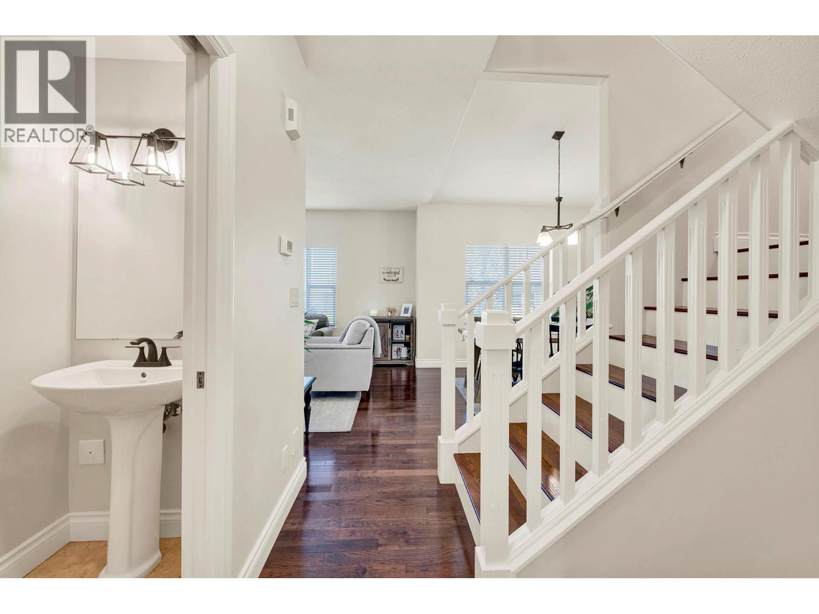#33 1055 ABERDEEN Drive - 18