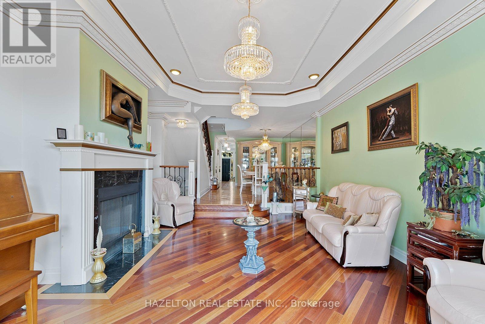 220 WALMER ROAD - 12