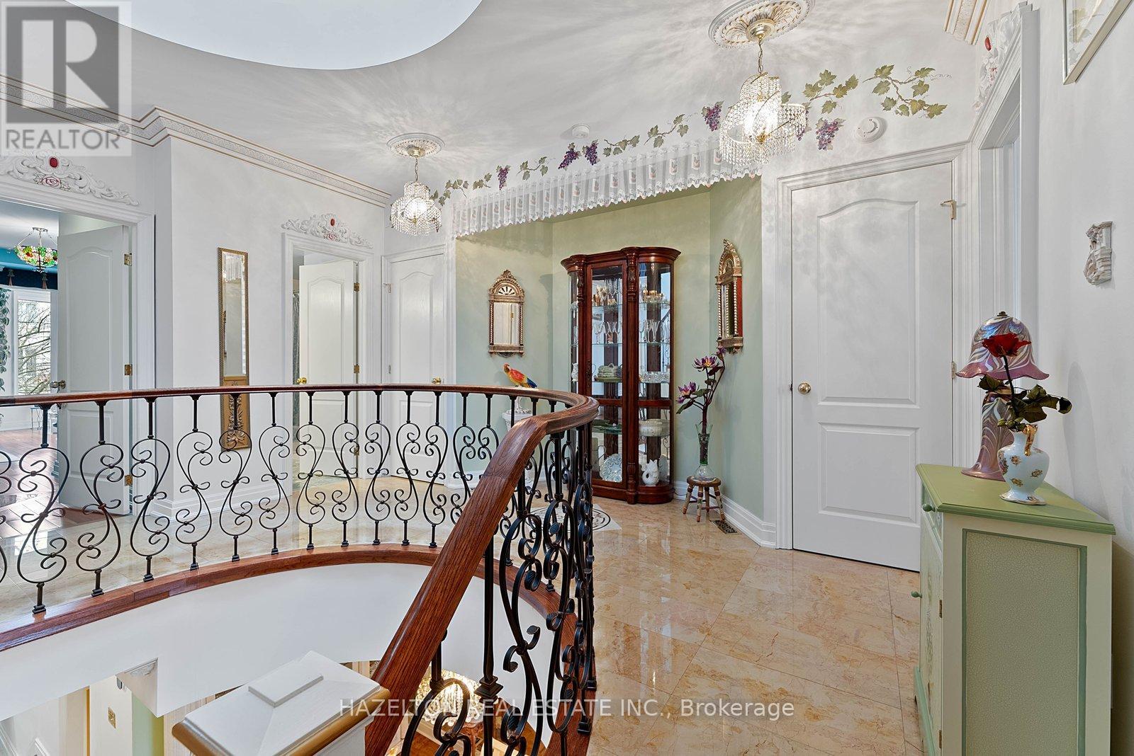 220 WALMER ROAD - 22