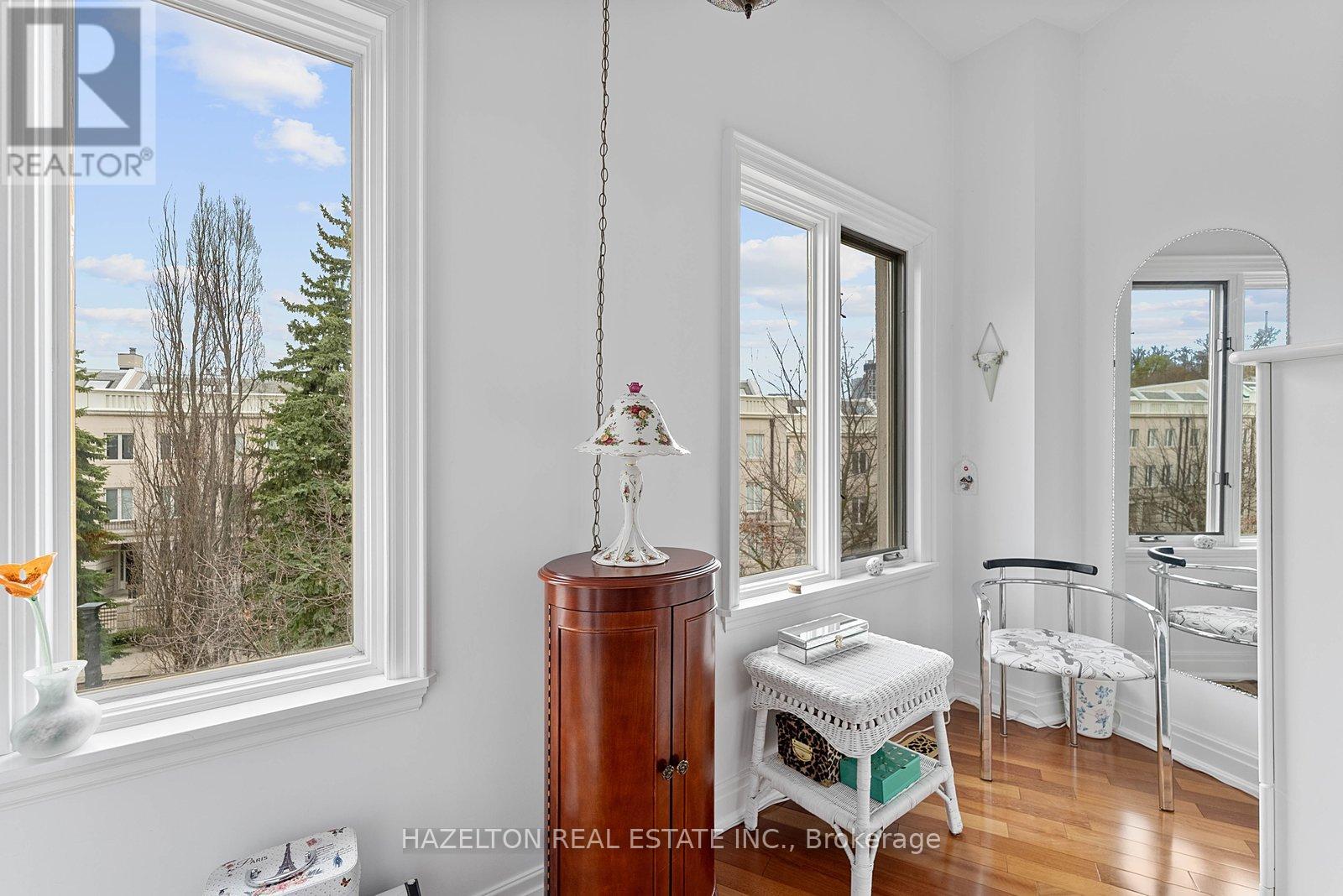 220 WALMER ROAD - 38