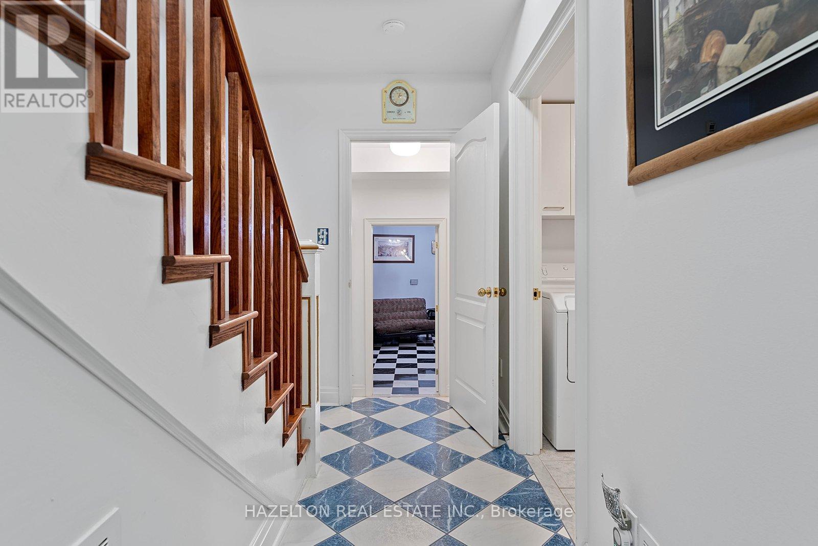 220 WALMER ROAD - 48