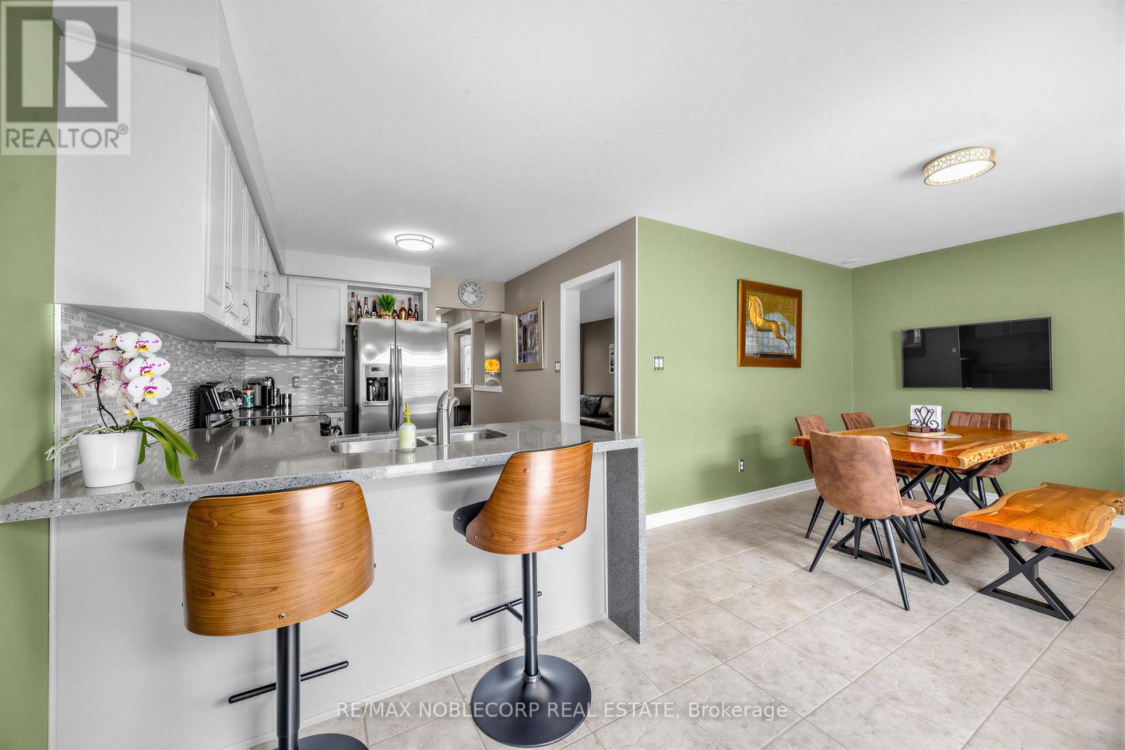 61 WOODHAVEN CRESCENT - 10