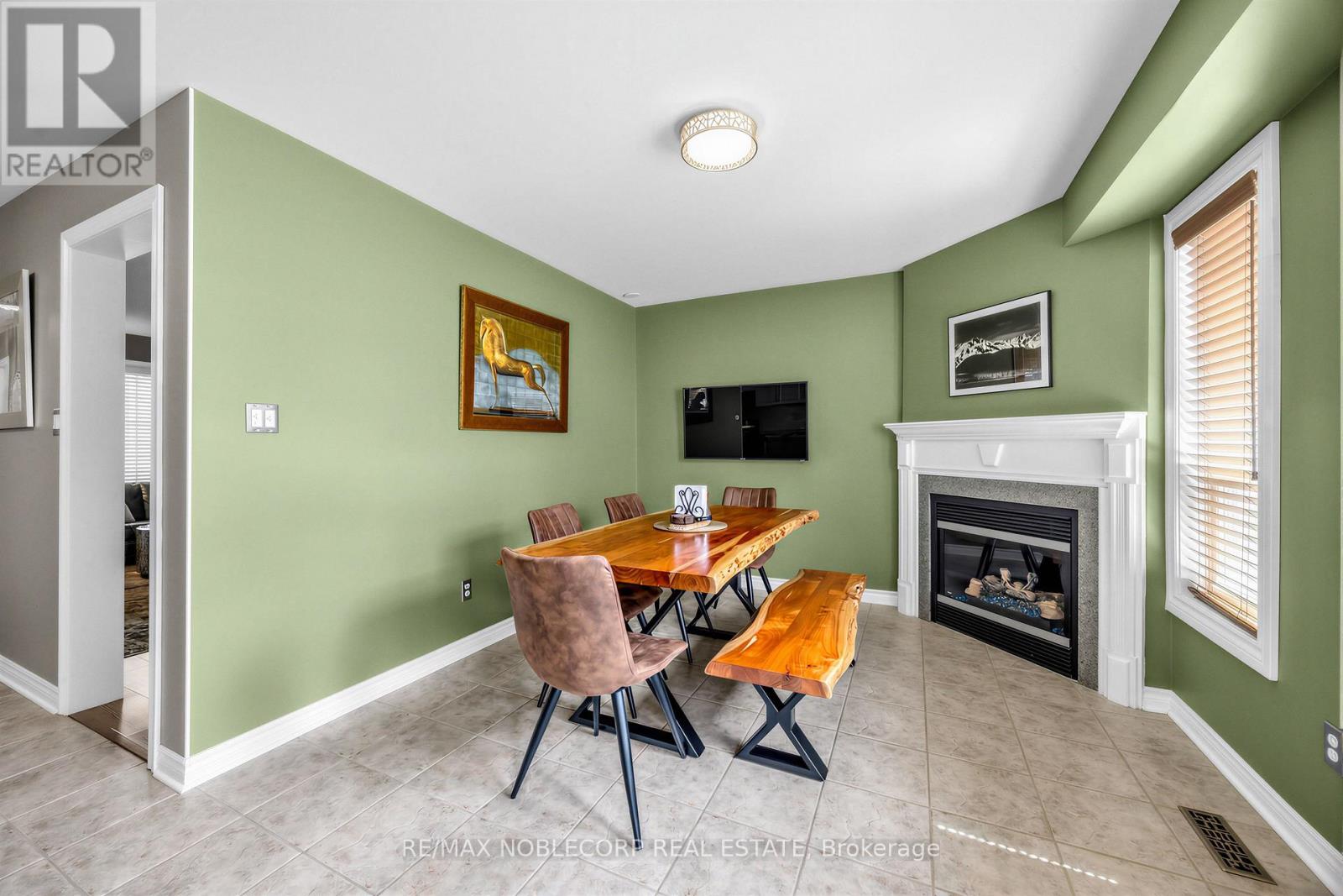61 WOODHAVEN CRESCENT - 13