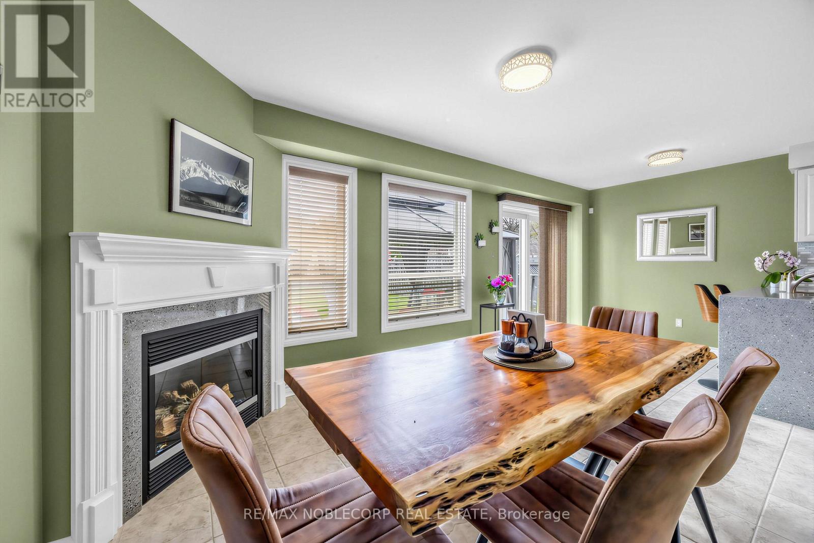 61 WOODHAVEN CRESCENT - 14