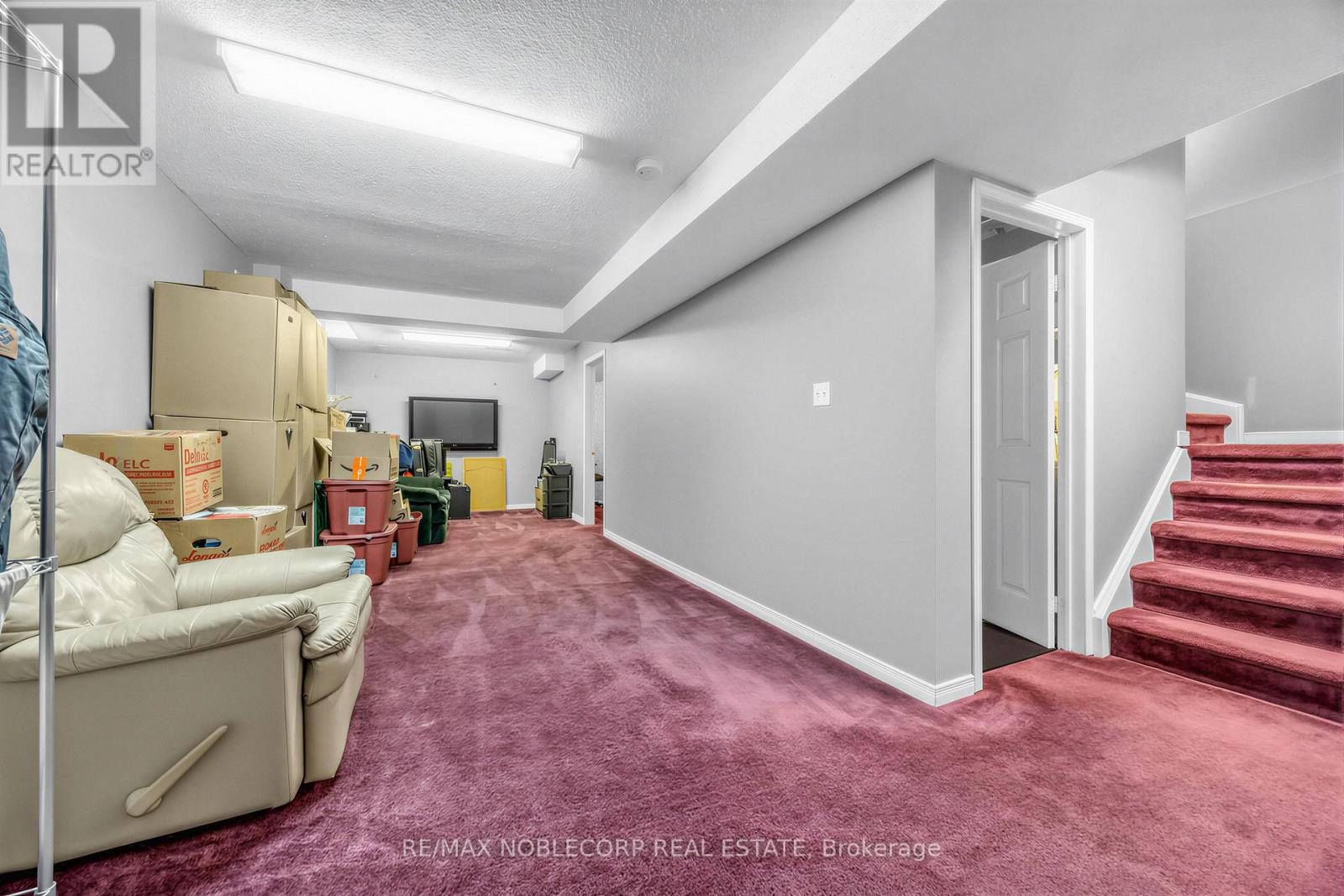 61 WOODHAVEN CRESCENT - 24