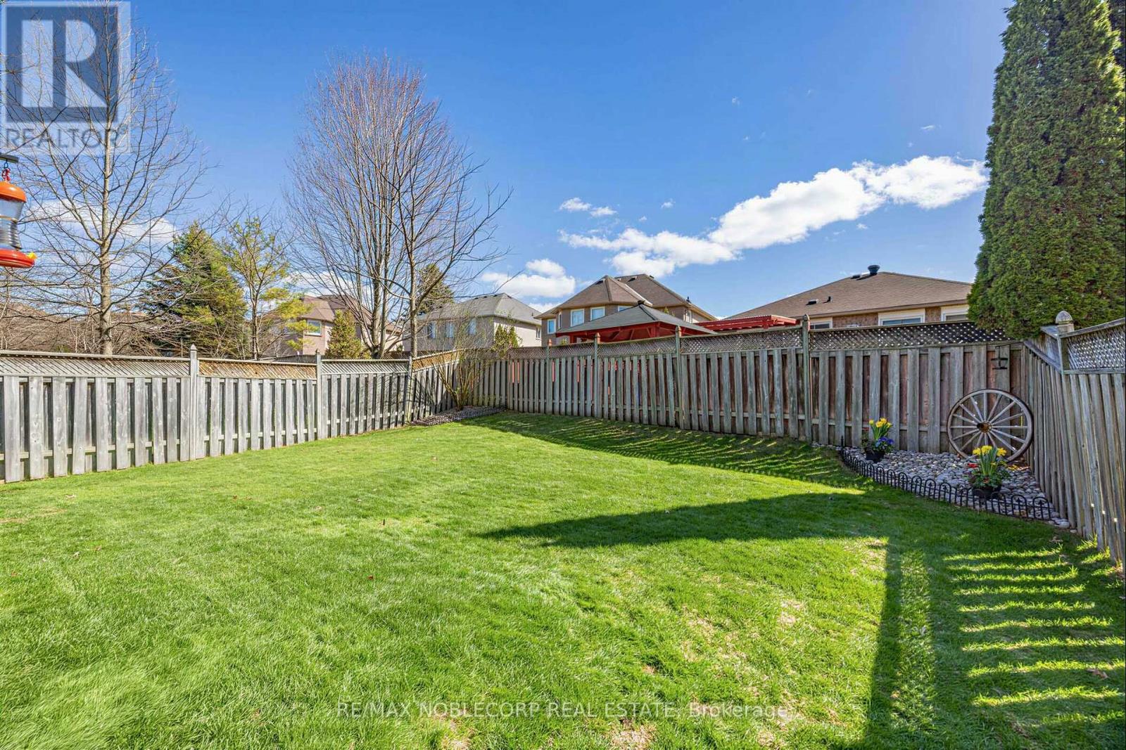 61 WOODHAVEN CRESCENT - 29