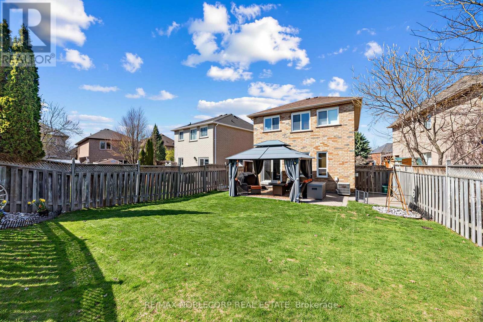 61 WOODHAVEN CRESCENT - 31