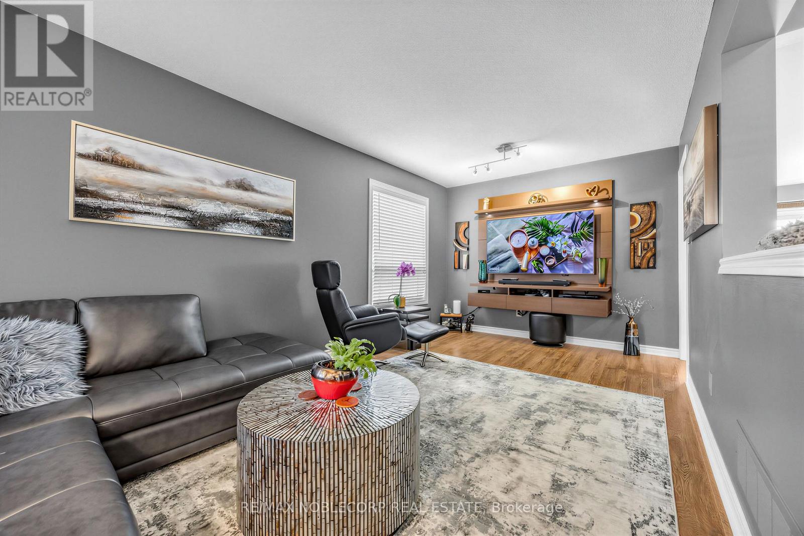 61 WOODHAVEN CRESCENT - 5