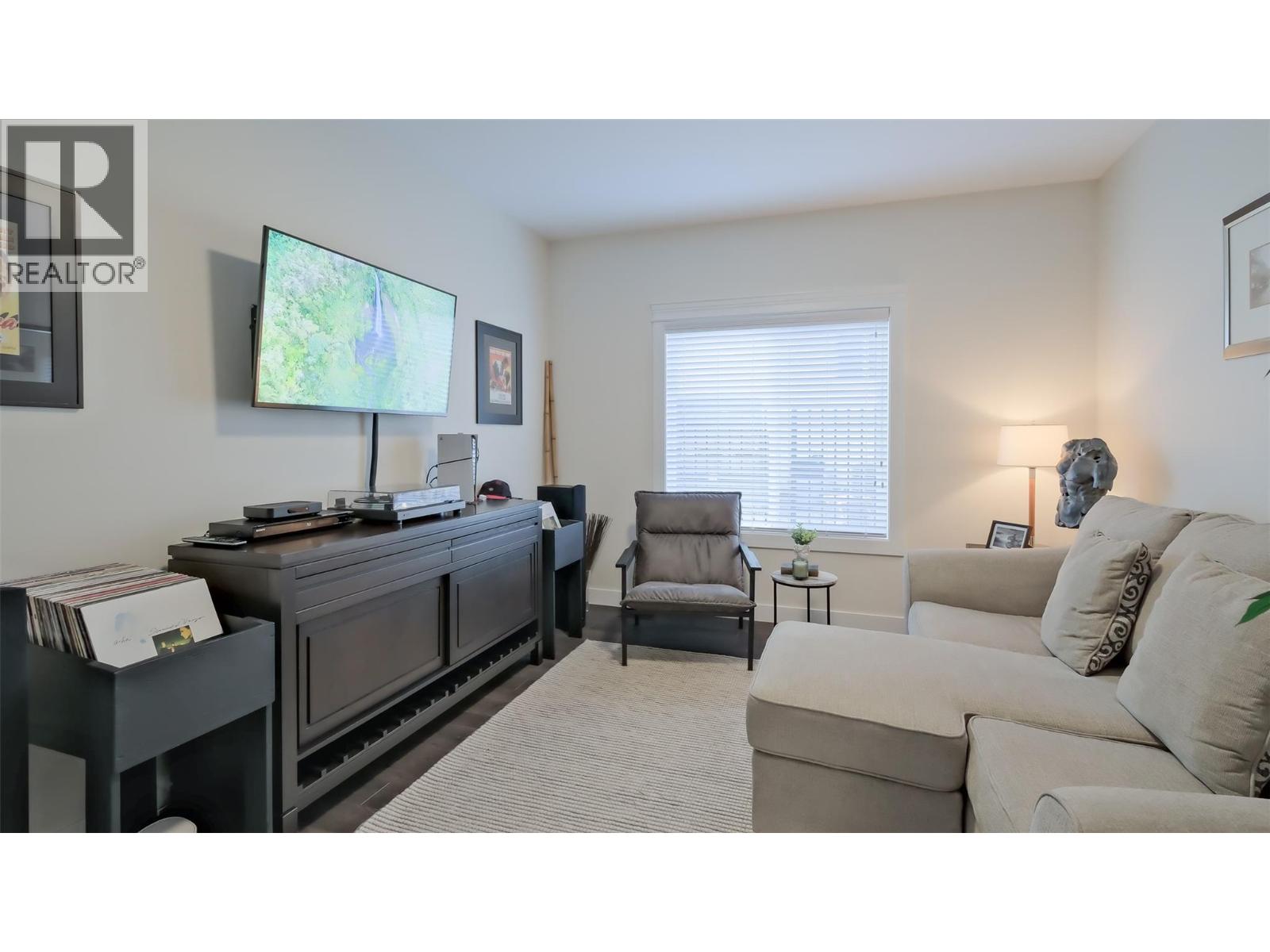 2084 Clover Drive - 25