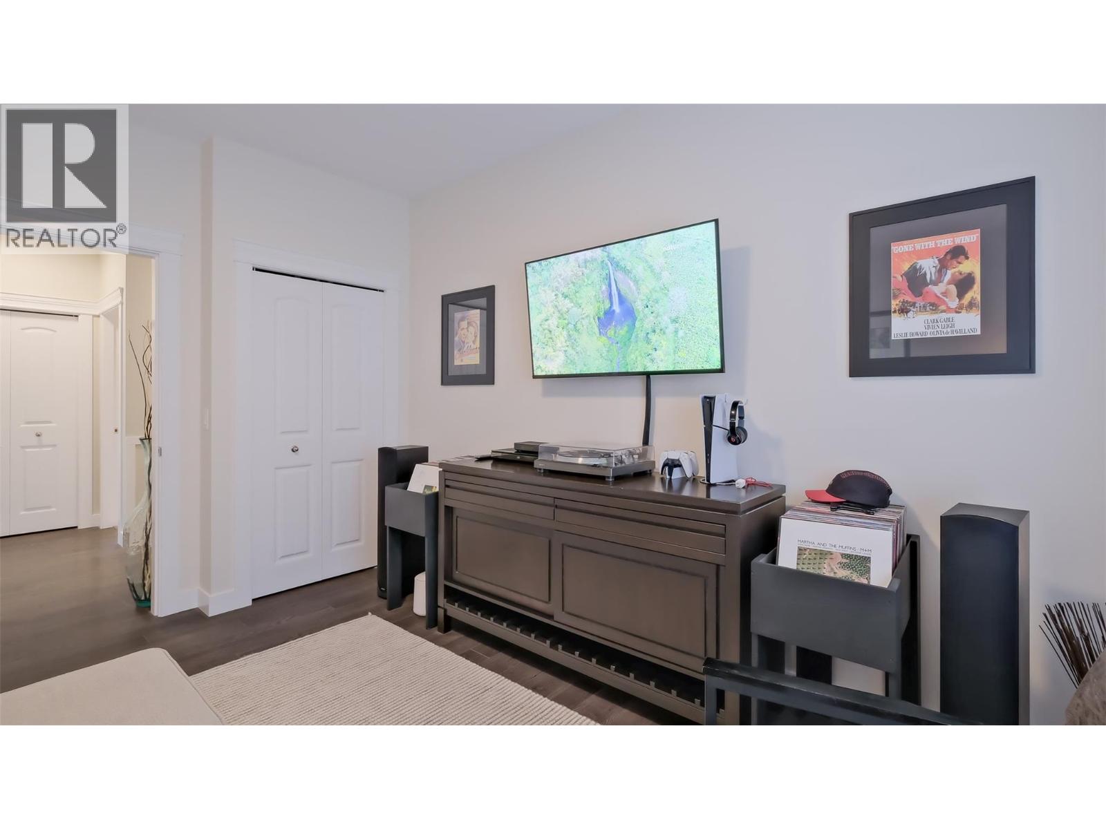 2084 Clover Drive - 26