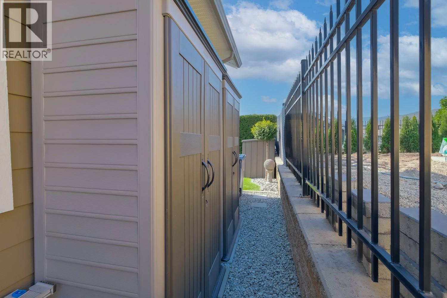 2084 Clover Drive - 37