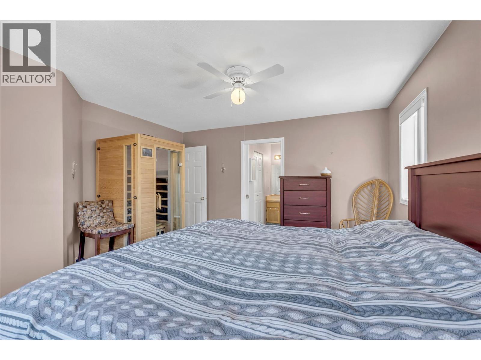 12606 Temple Court Unit# 4, Summerland