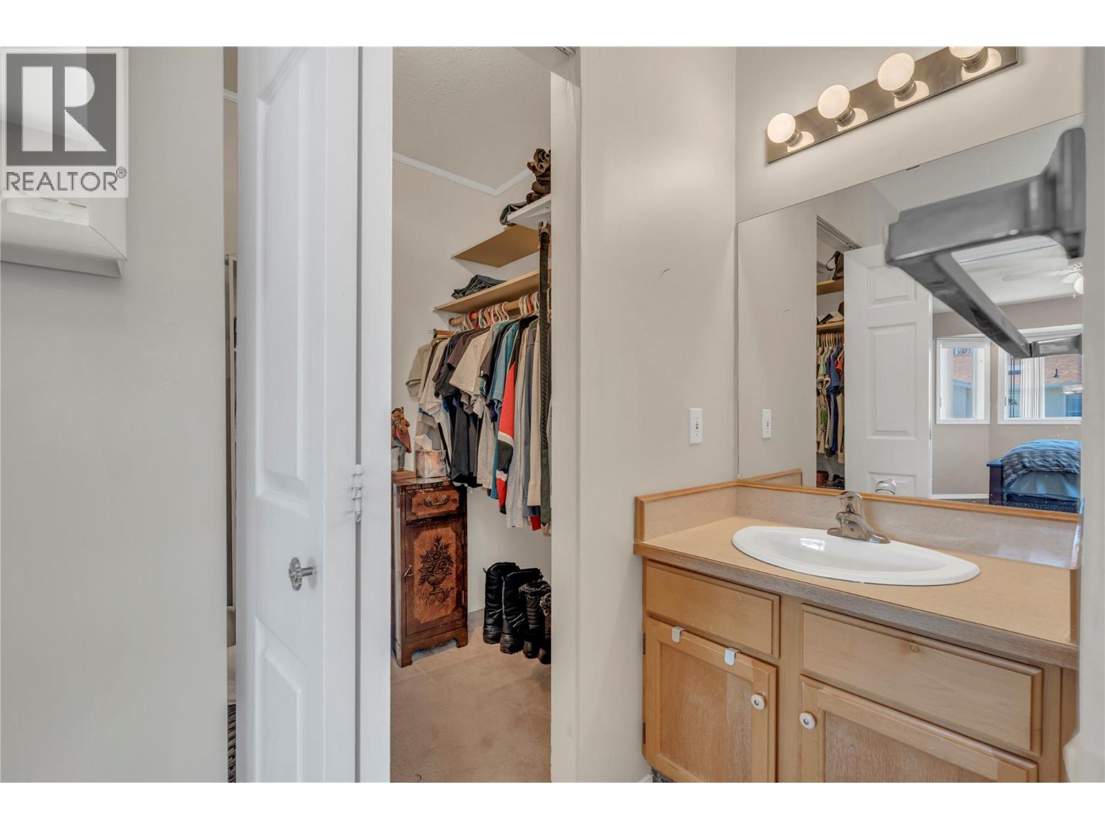 12606 Temple Court Unit# 4, Summerland