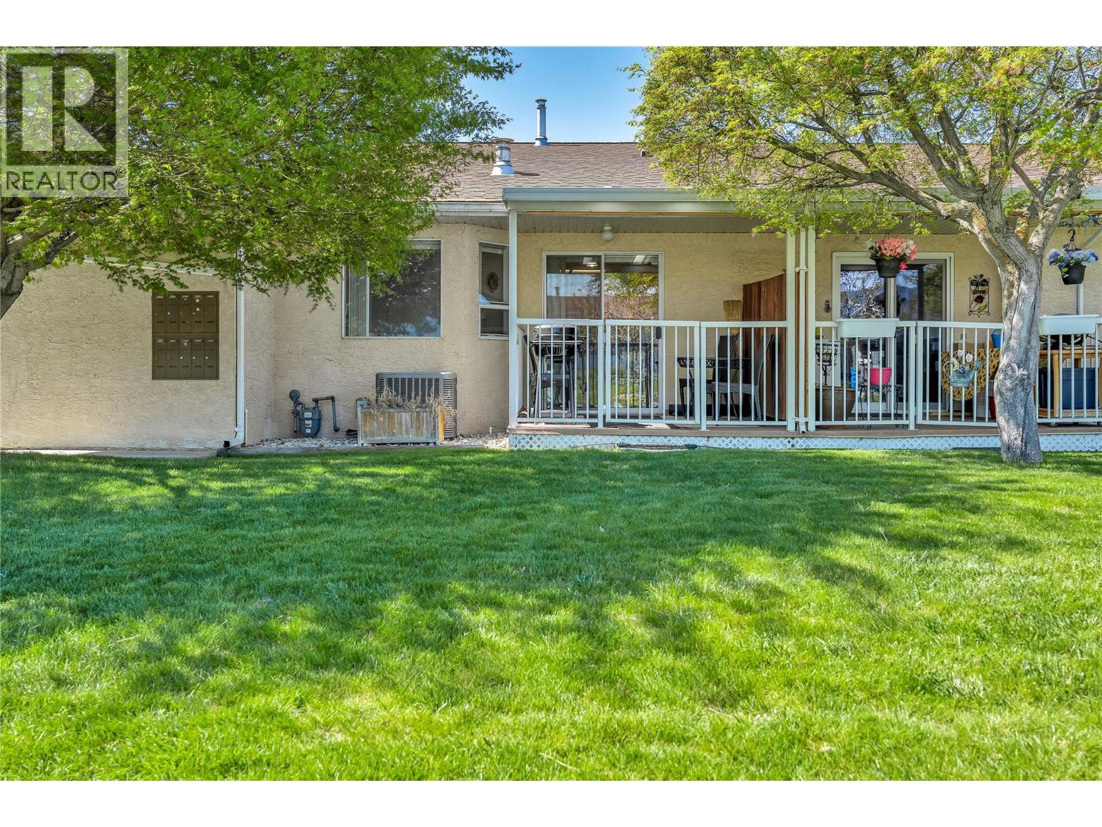 12606 Temple Court Unit# 4, Summerland
