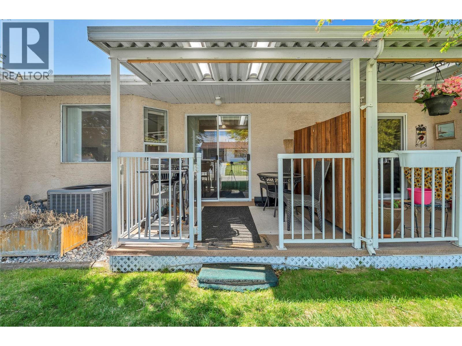 12606 Temple Court Unit# 4, Summerland