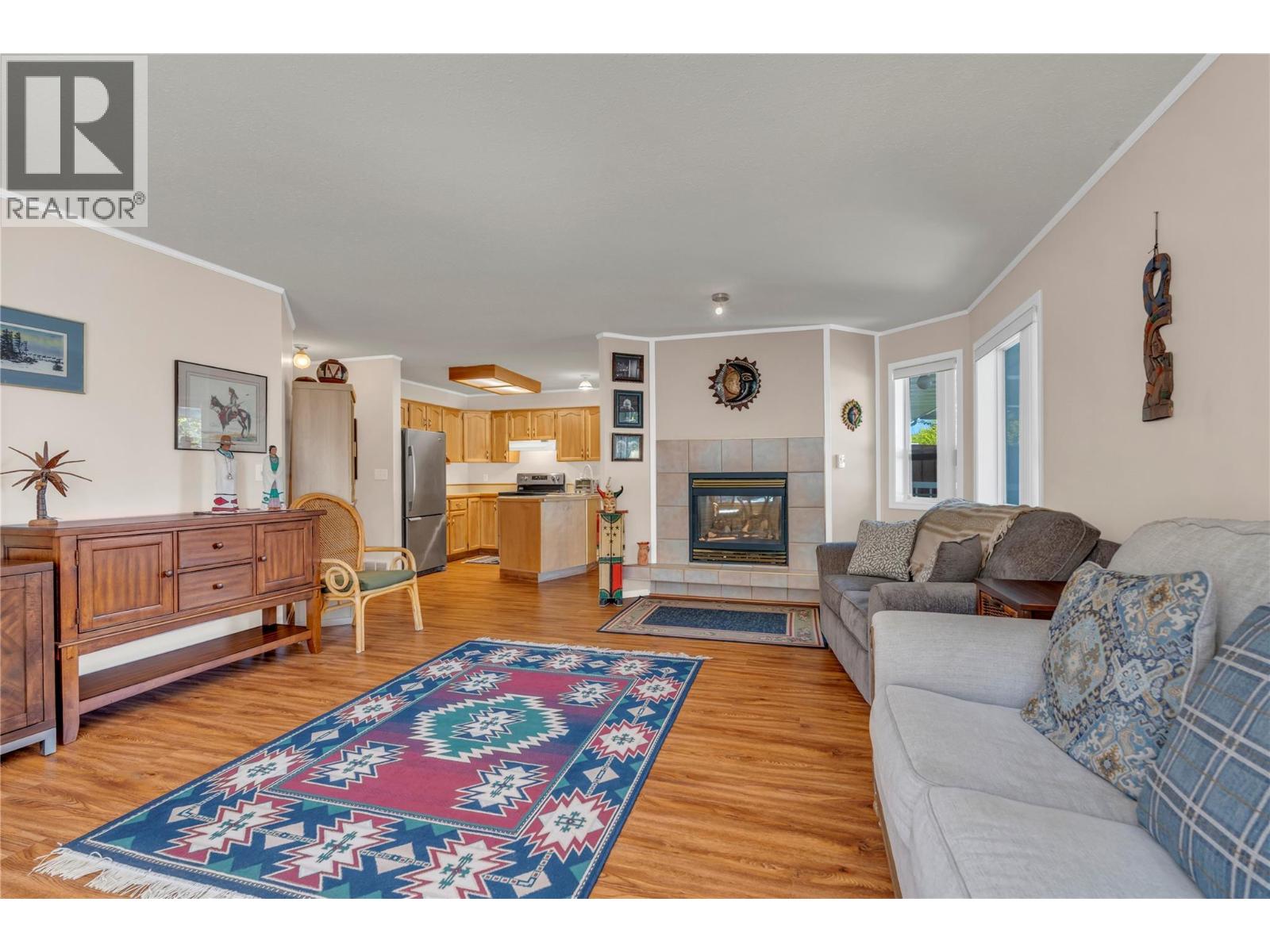 12606 Temple Court Unit# 4, Summerland