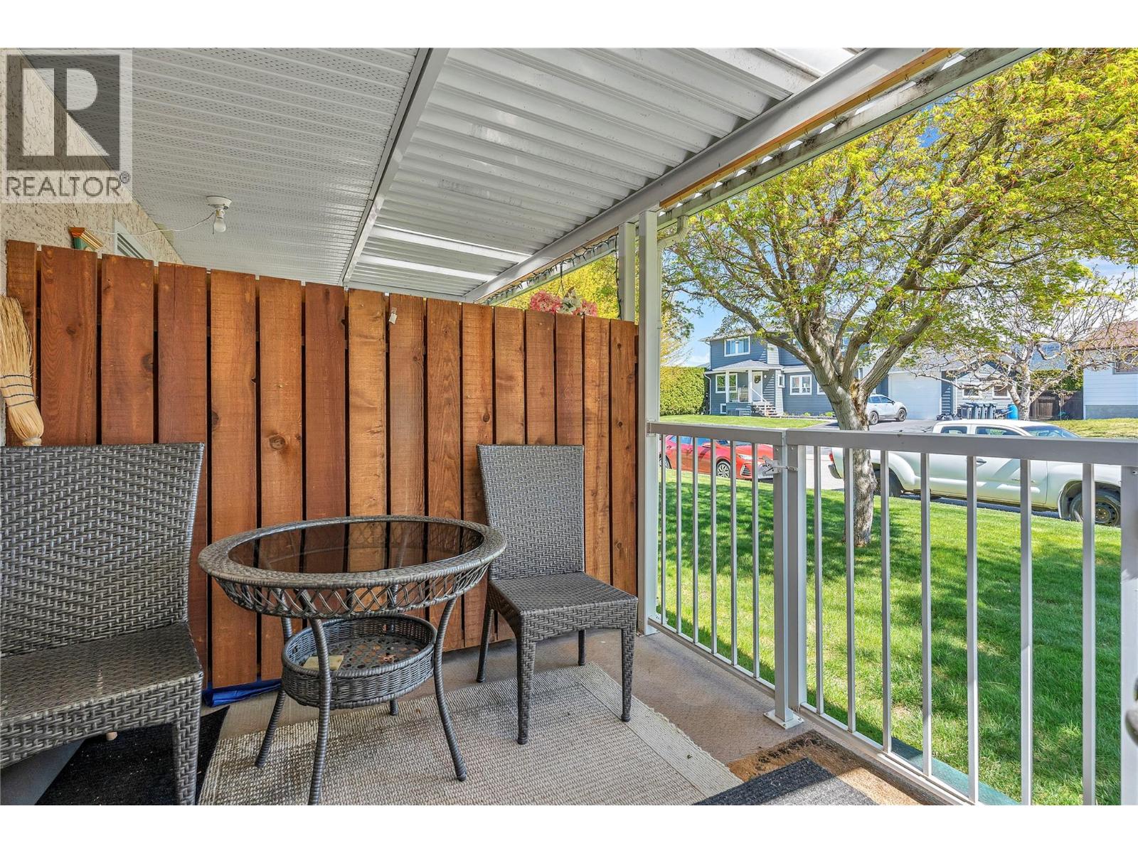 12606 Temple Court Unit# 4, Summerland