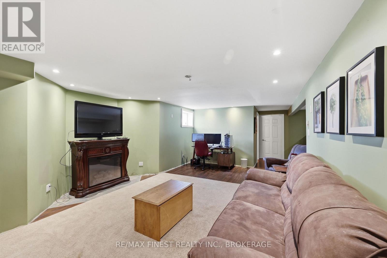 2716 ROUND LAKE ROAD - 34