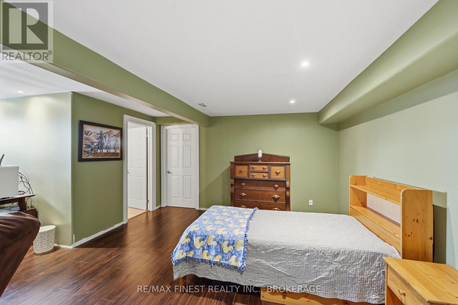 2716 ROUND LAKE ROAD - 35