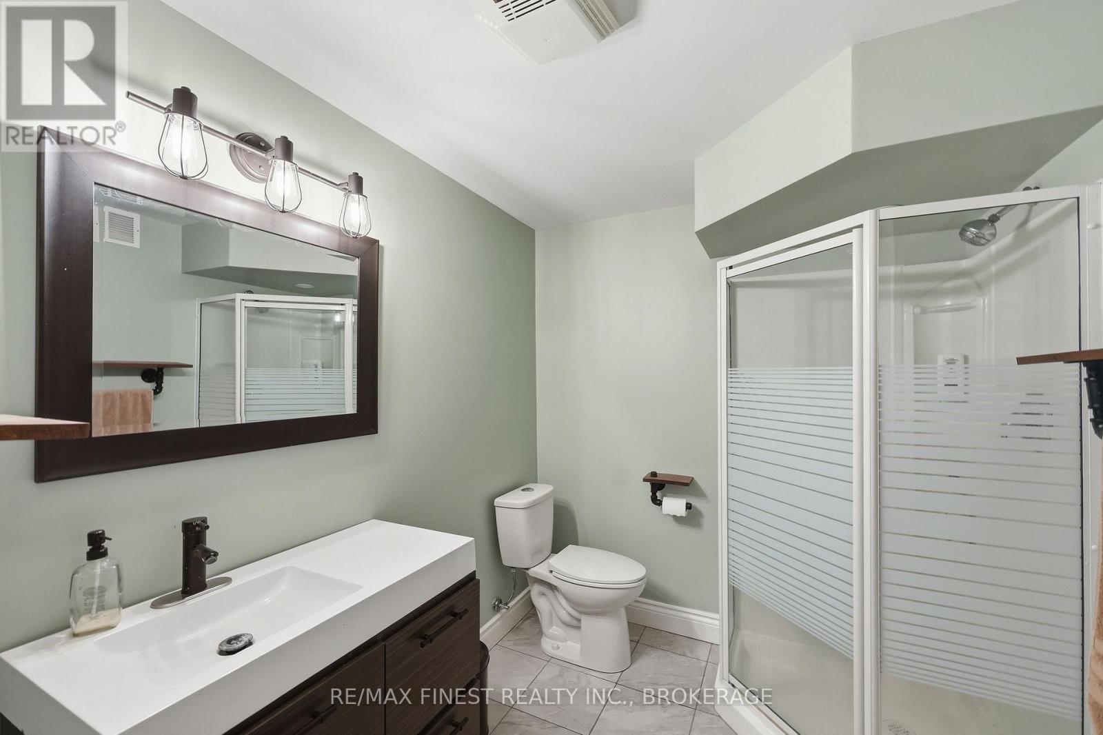2716 ROUND LAKE ROAD - 36