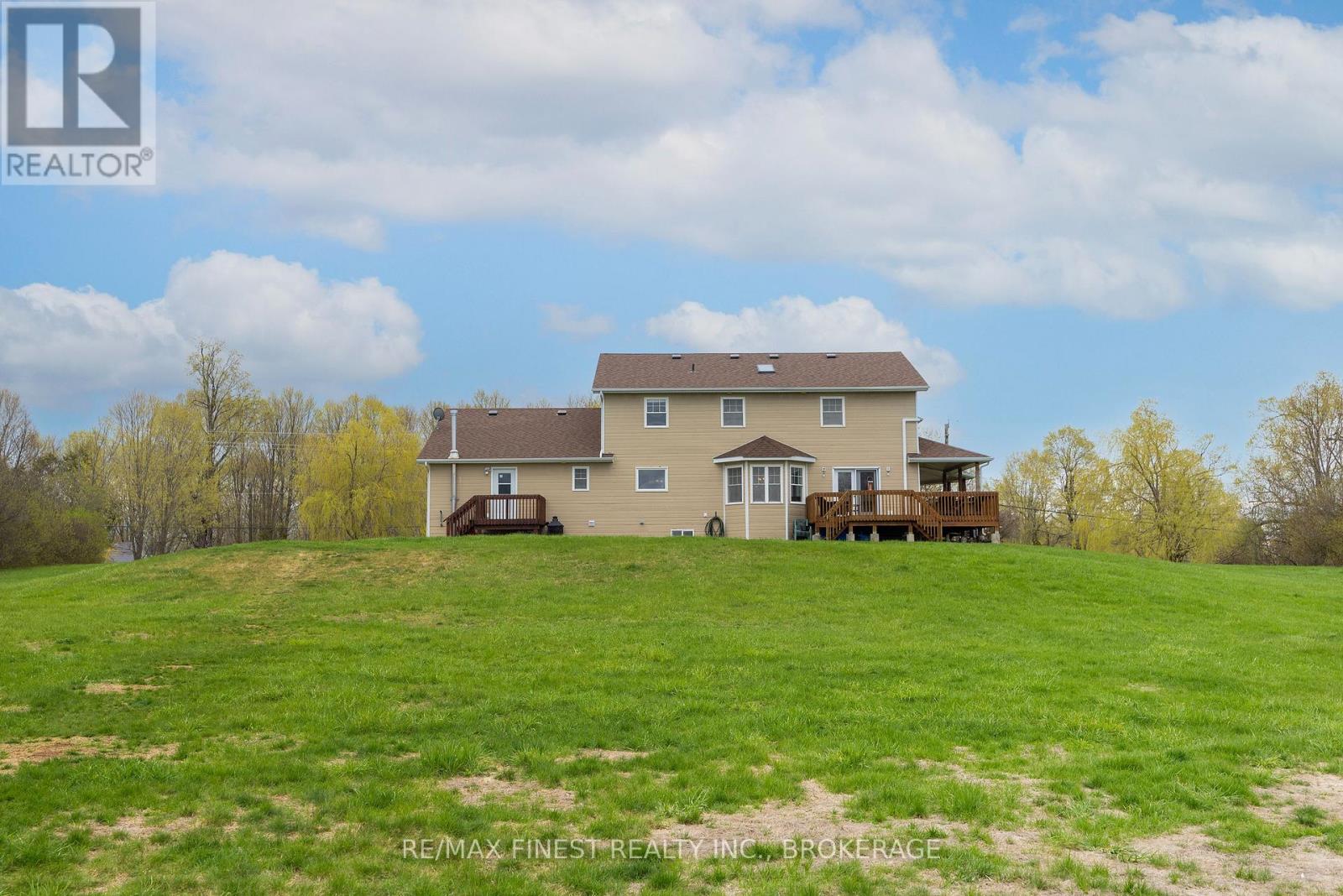 2716 ROUND LAKE ROAD - 44