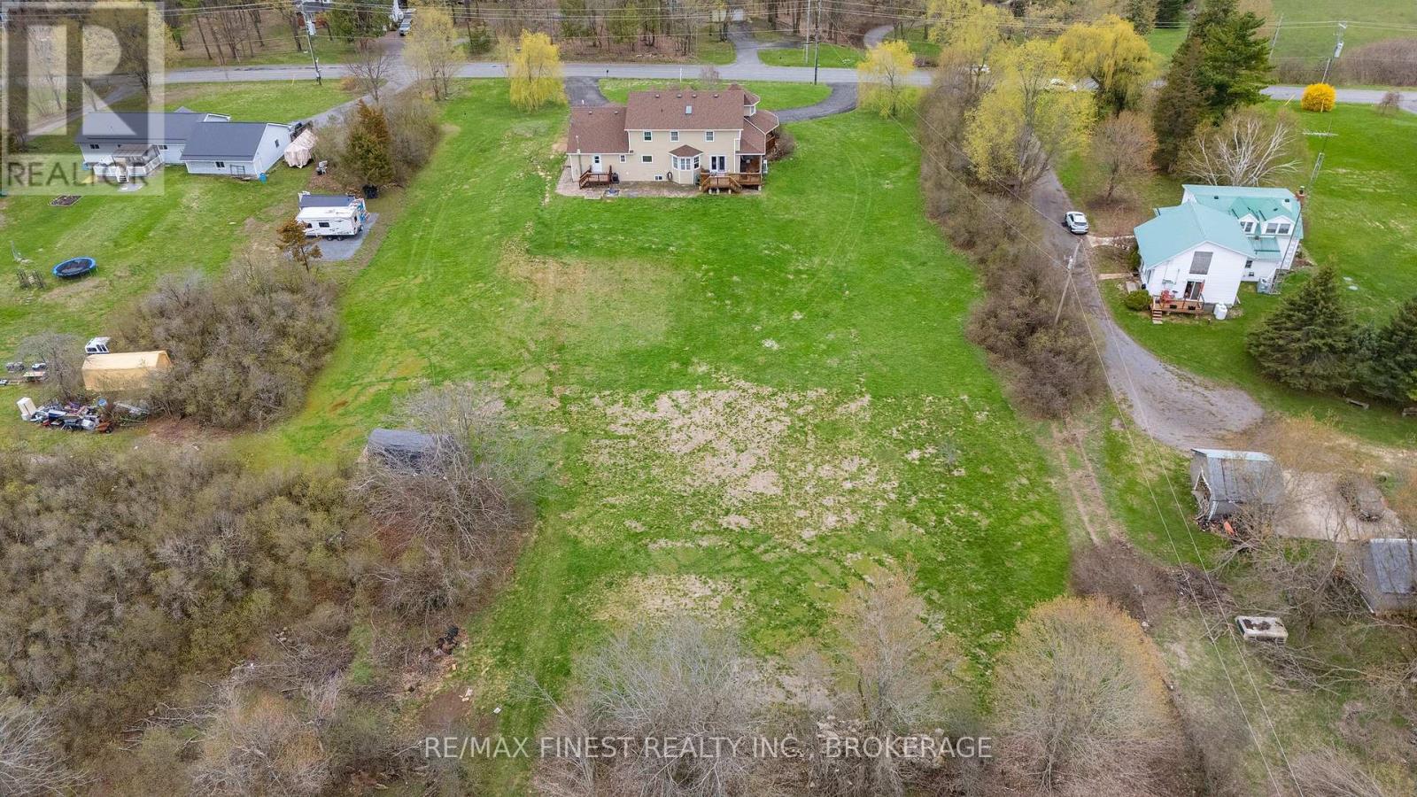 2716 ROUND LAKE ROAD - 46