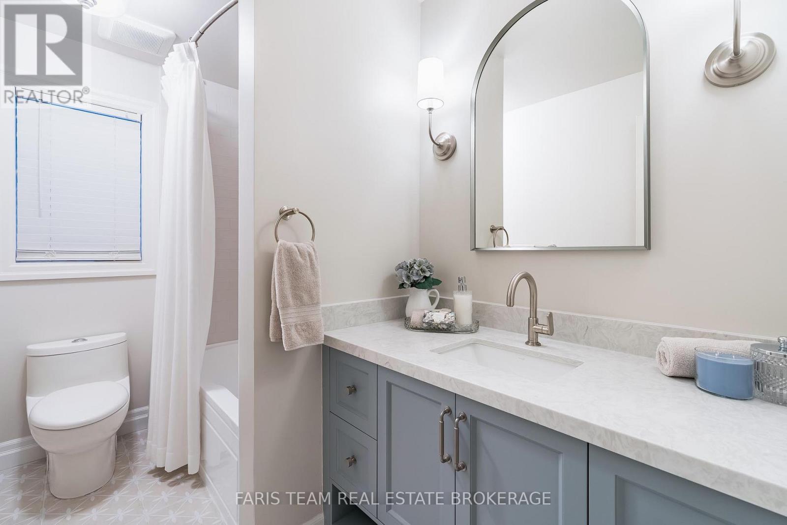 1 PINEVIEW DRIVE - 24