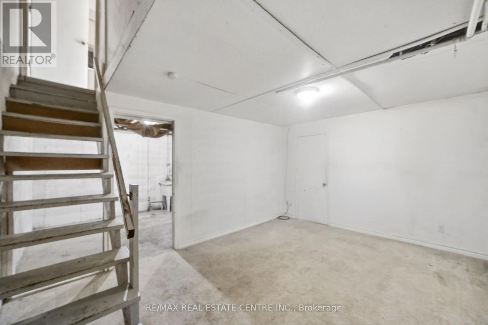 #10 76 BORDEN PARKWAY - 21