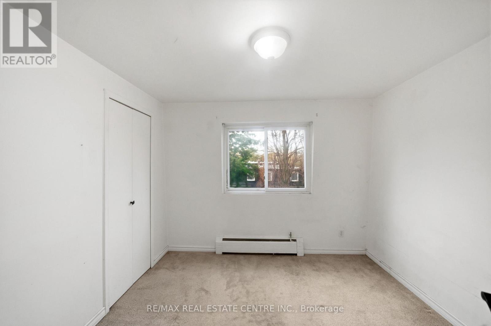 #10 76 BORDEN PARKWAY - 19