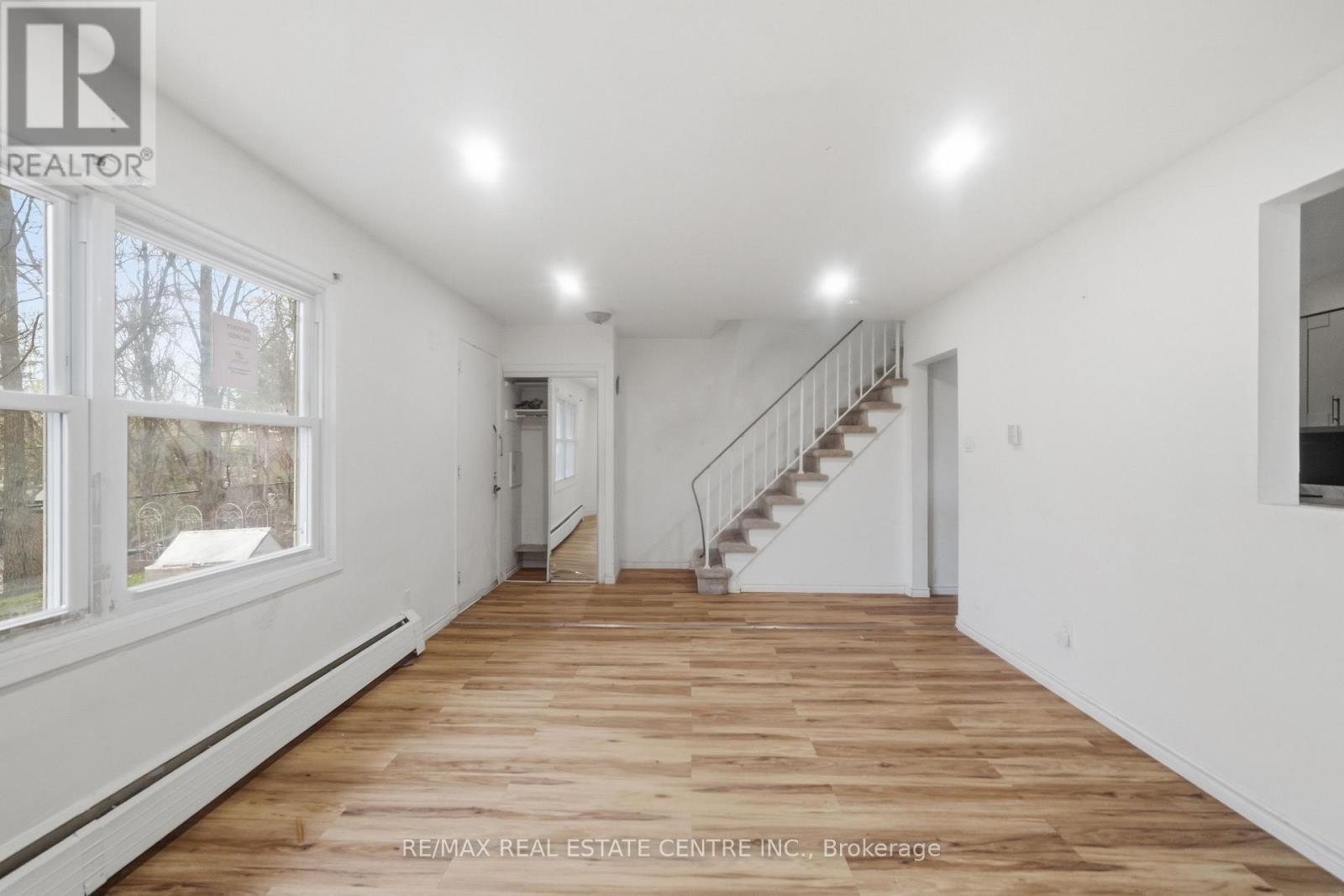 #10 76 BORDEN PARKWAY - 4
