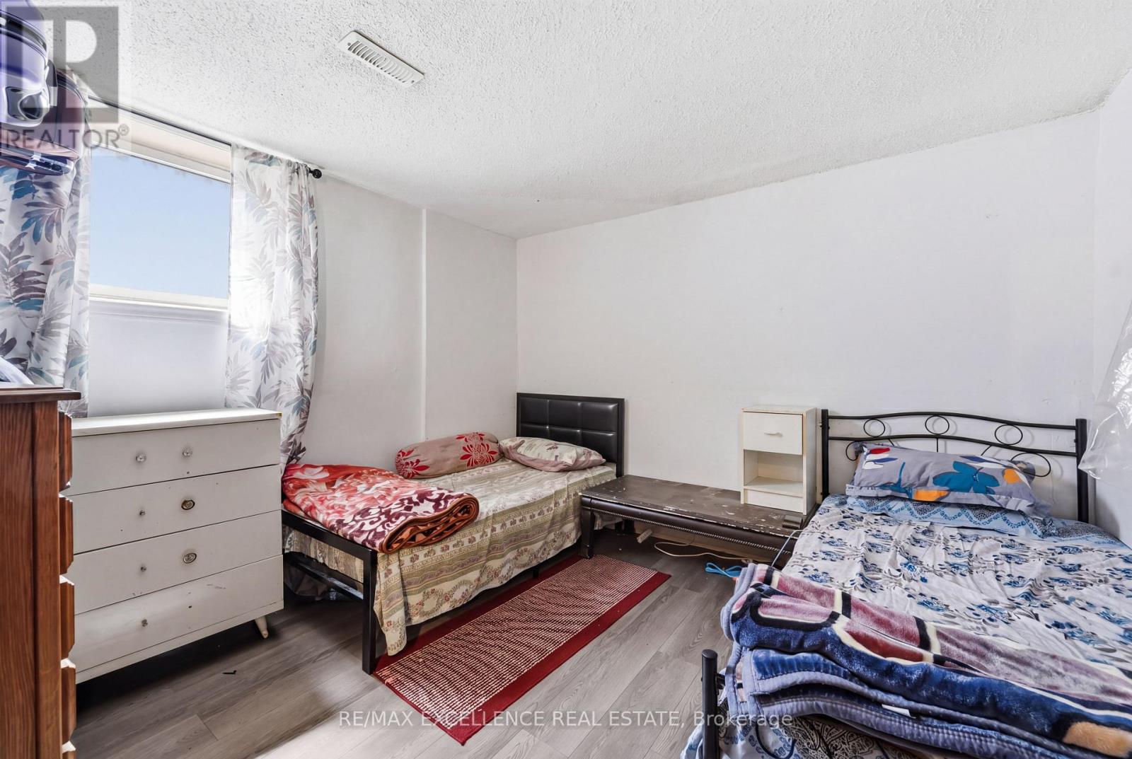 86 TREWARTHA CRESCENT - 27