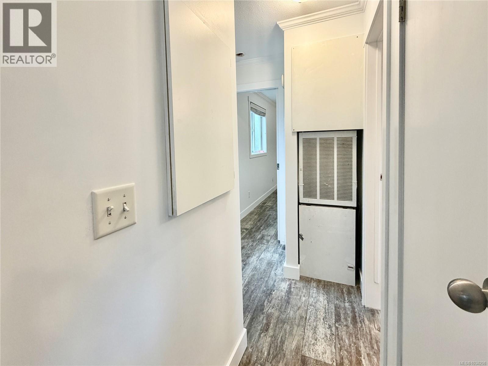 1322 Birchwood Rd, Ladysmith